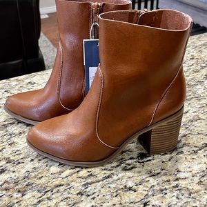 New Size 7.5 Universal Thread Brown Boots